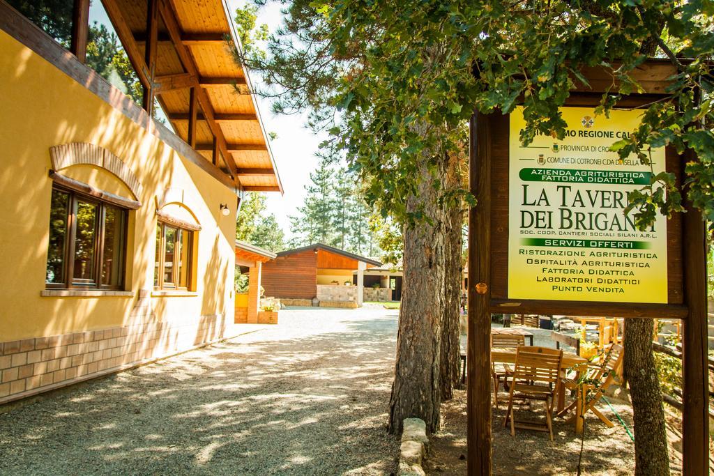 La Taverna Dei Briganti Cotronei Ngoại thất bức ảnh