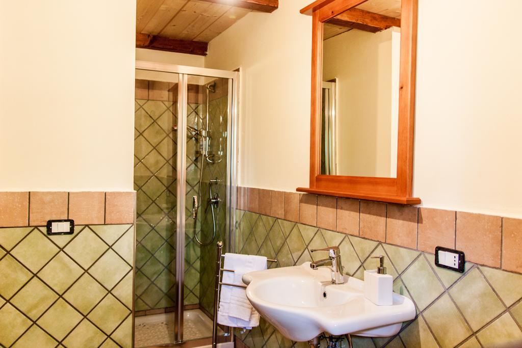 La Taverna Dei Briganti Cotronei Phòng bức ảnh